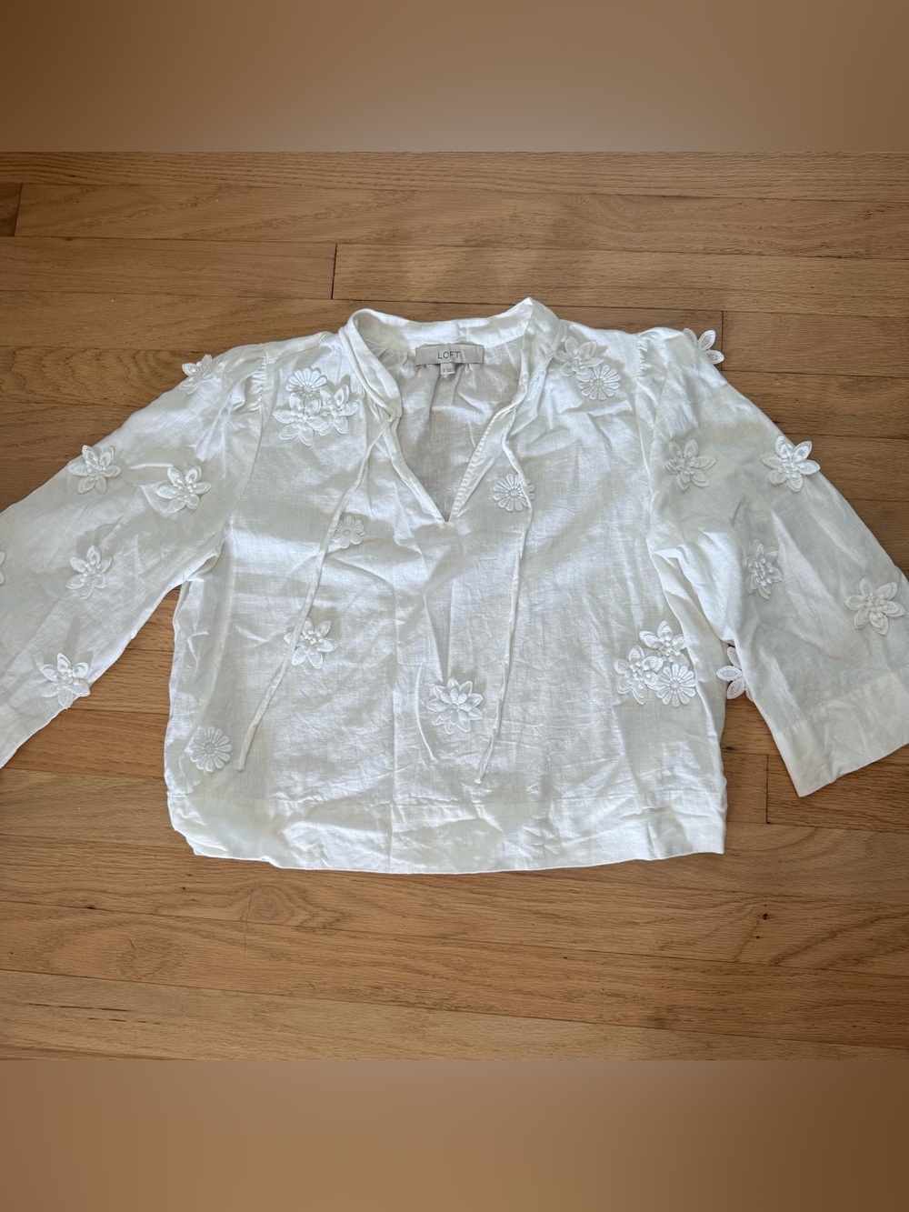 Loft Small White Linen Blend Blouse w/ 3D Floral Appliqués Cottagecore